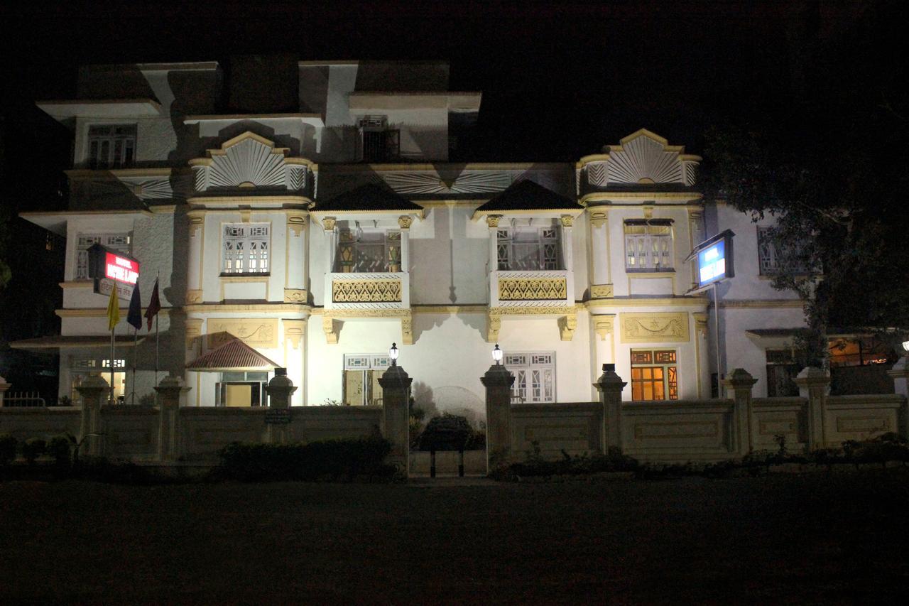 Hotel Homeland Пуна Экстерьер фото