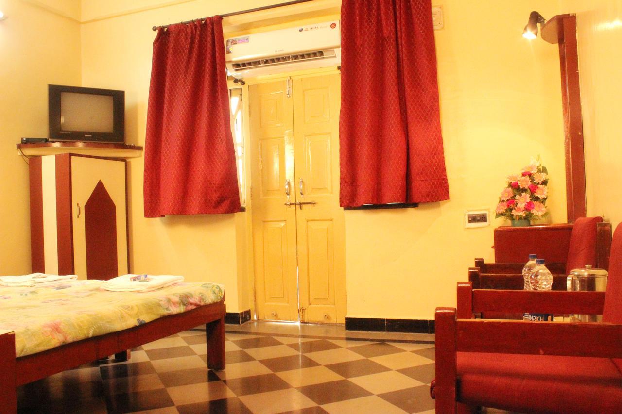 Hotel Homeland Пуна Экстерьер фото